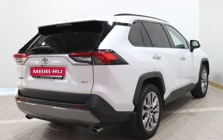 Toyota RAV4, 2020 год, 4 300 000 рублей, 6 фотография