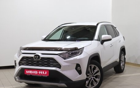 Toyota RAV4, 2020 год, 4 300 000 рублей, 2 фотография