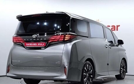 Toyota Alphard, 2023 год, 11 850 000 рублей, 3 фотография