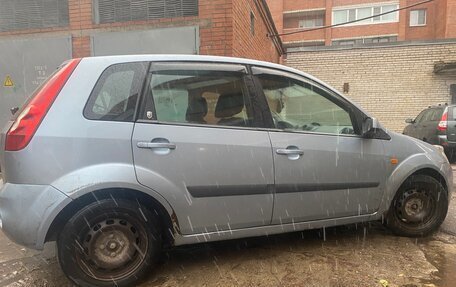 Ford Fiesta, 2006 год, 300 000 рублей, 2 фотография