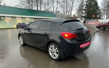 Opel Astra J, 2011 год, 670 000 рублей, 3 фотография