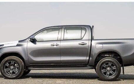 Toyota Hilux VIII, 2024 год, 7 490 000 рублей, 2 фотография