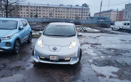 Nissan Leaf I, 2014 год, 1 000 000 рублей, 11 фотография