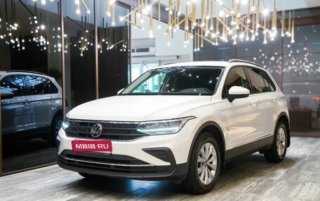 Volkswagen Tiguan II, 2021 год, 3 100 000 рублей, 1 фотография