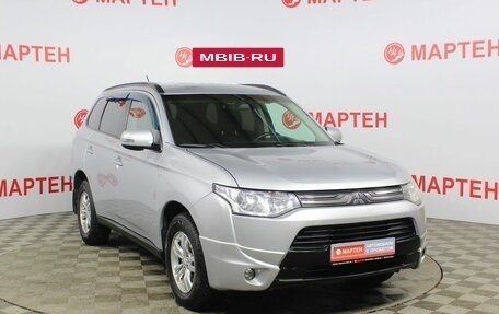 Mitsubishi Outlander III рестайлинг 3, 2013 год, 1 497 000 рублей, 3 фотография