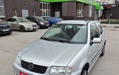 Volkswagen Polo III рестайлинг, 2001 год, 345 000 рублей, 2 фотография