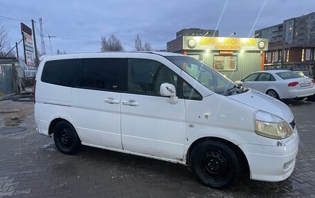 Nissan Serena II, 2001 год, 270 000 рублей, 2 фотография