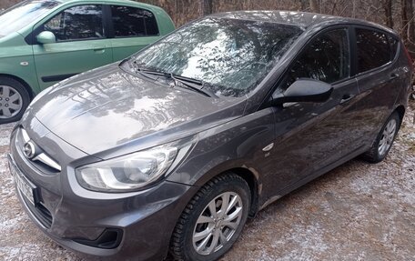 Hyundai Solaris II рестайлинг, 2013 год, 745 000 рублей, 2 фотография