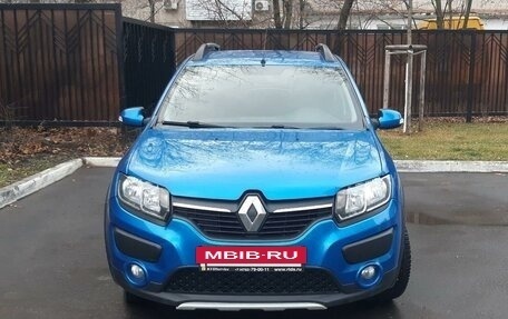 Renault Sandero II рестайлинг, 2016 год, 1 040 000 рублей, 2 фотография