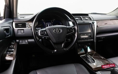 Toyota Camry, 2016 год, 2 348 000 рублей, 28 фотография