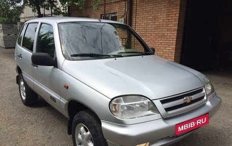 Chevrolet Niva I рестайлинг, 2005 год, 600 000 рублей, 1 фотография