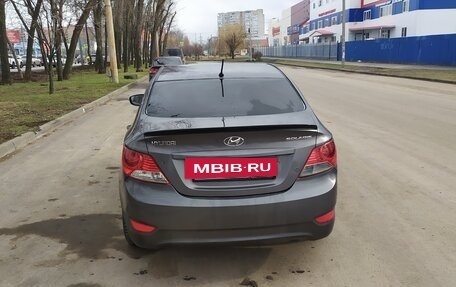 Hyundai Solaris II рестайлинг, 2011 год, 690 000 рублей, 17 фотография