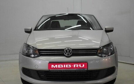 Volkswagen Polo VI (EU Market), 2011 год, 870 000 рублей, 2 фотография