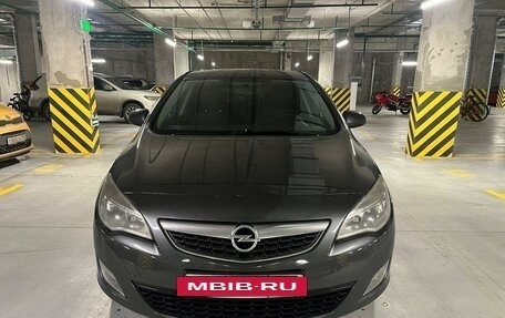 Opel Astra J, 2011 год, 655 000 рублей, 2 фотография