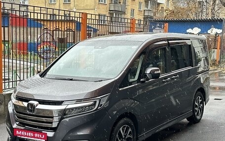 Honda Stepwgn IV, 2019 год, 3 150 000 рублей, 3 фотография