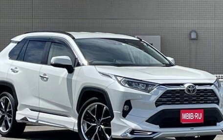 Toyota RAV4, 2021 год, 2 410 000 рублей, 1 фотография