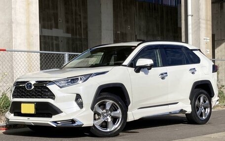 Toyota RAV4, 2021 год, 2 600 000 рублей, 3 фотография