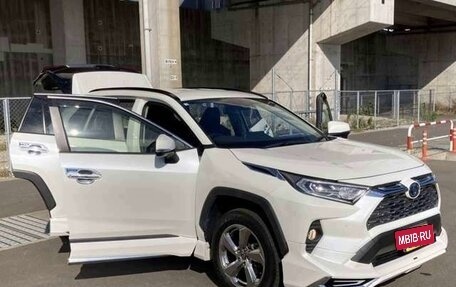 Toyota RAV4, 2021 год, 2 600 000 рублей, 7 фотография