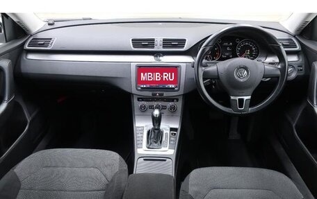 Volkswagen Passat B7, 2013 год, 1 290 000 рублей, 9 фотография