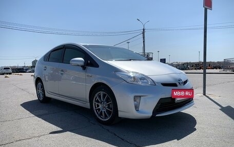 Toyota Prius, 2015 год, 1 349 000 рублей, 4 фотография