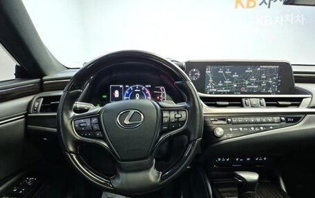 Lexus ES VII, 2021 год, 4 300 000 рублей, 9 фотография