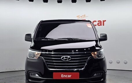 Hyundai Grand Starex Grand Starex I рестайлинг 2, 2021 год, 2 780 000 рублей, 3 фотография