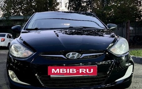 Hyundai Solaris II рестайлинг, 2013 год, 950 000 рублей, 2 фотография