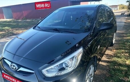 Hyundai Solaris II рестайлинг, 2013 год, 1 095 000 рублей, 17 фотография