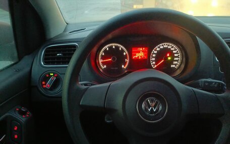 Volkswagen Polo VI (EU Market), 2011 год, 740 000 рублей, 10 фотография