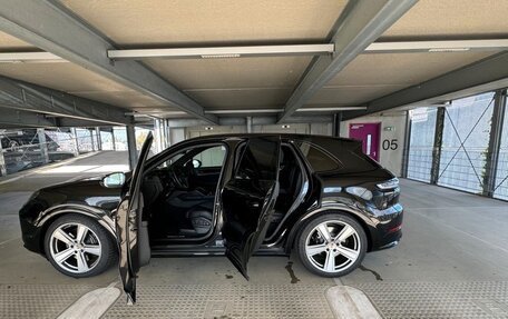 Porsche Cayenne III, 2024 год, 18 300 000 рублей, 3 фотография