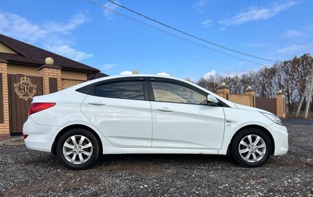 Hyundai Solaris II рестайлинг, 2013 год, 1 100 000 рублей, 3 фотография