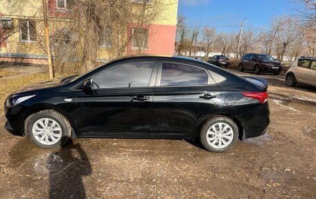 Hyundai Solaris II рестайлинг, 2017 год, 1 290 000 рублей, 2 фотография