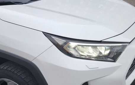 Toyota RAV4, 2020 год, 3 400 000 рублей, 4 фотография