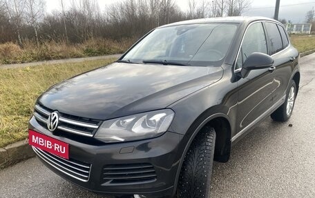 Volkswagen Touareg III, 2012 год, 1 990 000 рублей, 3 фотография