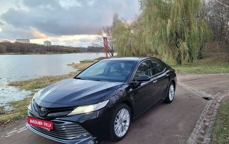 Toyota Camry, 2019 год, 3 700 000 рублей, 2 фотография