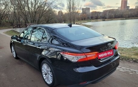 Toyota Camry, 2019 год, 3 700 000 рублей, 9 фотография