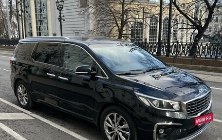 KIA Carnival III, 2019 год, 2 970 000 рублей, 2 фотография