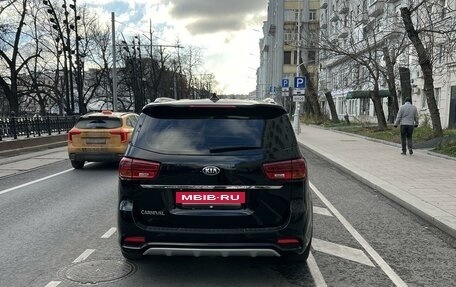 KIA Carnival III, 2019 год, 2 970 000 рублей, 3 фотография