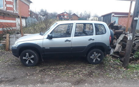 Chevrolet Niva I рестайлинг, 2013 год, 630 000 рублей, 2 фотография