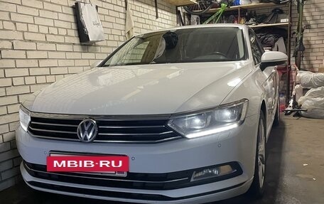 Volkswagen Passat B8 рестайлинг, 2015 год, 1 420 000 рублей, 24 фотография