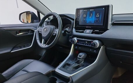 Toyota RAV4, 2021 год, 2 820 000 рублей, 5 фотография