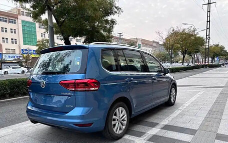 Volkswagen Touran III, 2018 год, 1 650 016 рублей, 5 фотография