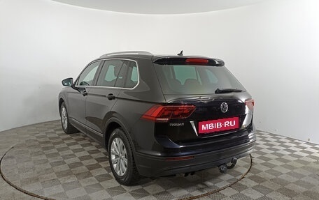 Volkswagen Tiguan II, 2017 год, 2 386 000 рублей, 7 фотография