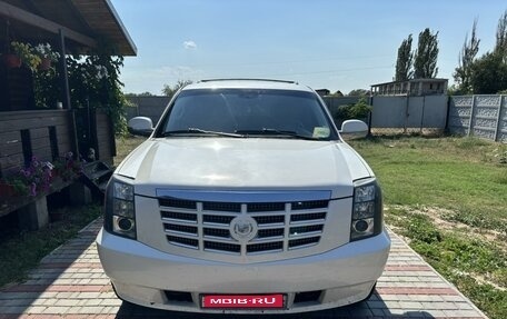 Cadillac Escalade III, 2011 год, 1 887 000 рублей, 1 фотография