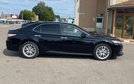 Toyota Camry, 2018 год, 2 800 000 рублей, 6 фотография