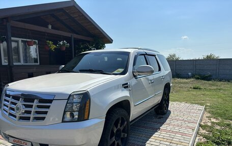 Cadillac Escalade III, 2011 год, 1 887 000 рублей, 2 фотография