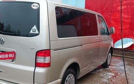 Volkswagen Caravelle T5, 2004 год, 1 330 000 рублей, 7 фотография