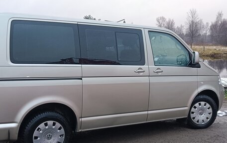 Volkswagen Caravelle T5, 2004 год, 1 330 000 рублей, 18 фотография