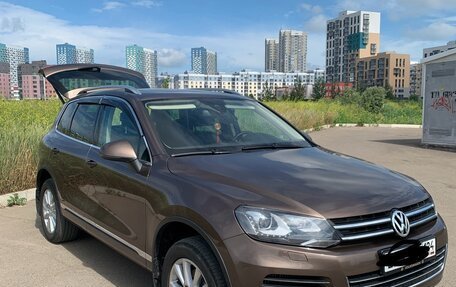 Volkswagen Touareg III, 2011 год, 2 530 000 рублей, 2 фотография