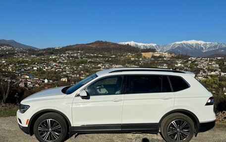 Volkswagen Tiguan II, 2017 год, 2 000 000 рублей, 13 фотография